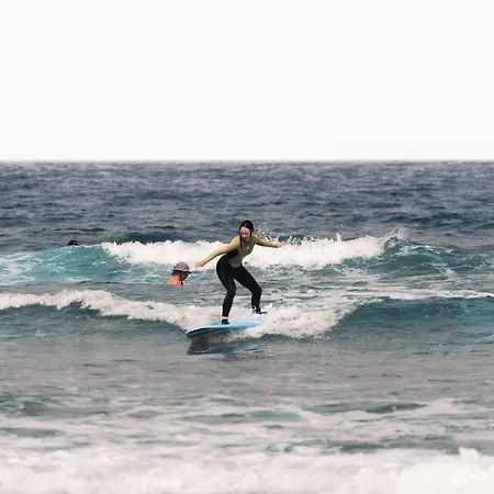Adeje - Twinfin & Surf Yoga Camp ホテル 2*