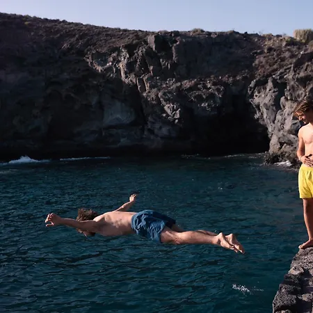 Adeje - Twinfin & Surf Yoga Camp Кальяо-Сальвахе