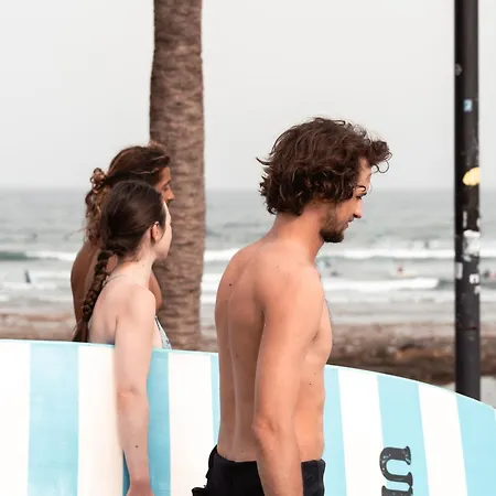 Отель Adeje - Twinfin & Surf Yoga Camp Кальяо-Сальвахе