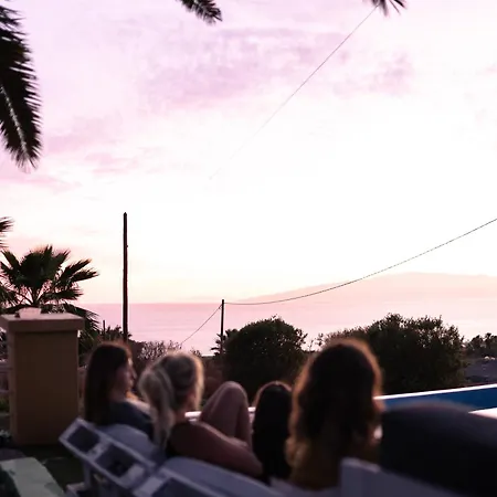 Twinfin Yoga Y Surfcamp - Adeje 2*