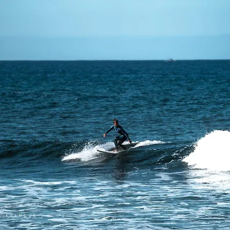 Adeje - Twinfin & Surf Yoga Camp 酒店
