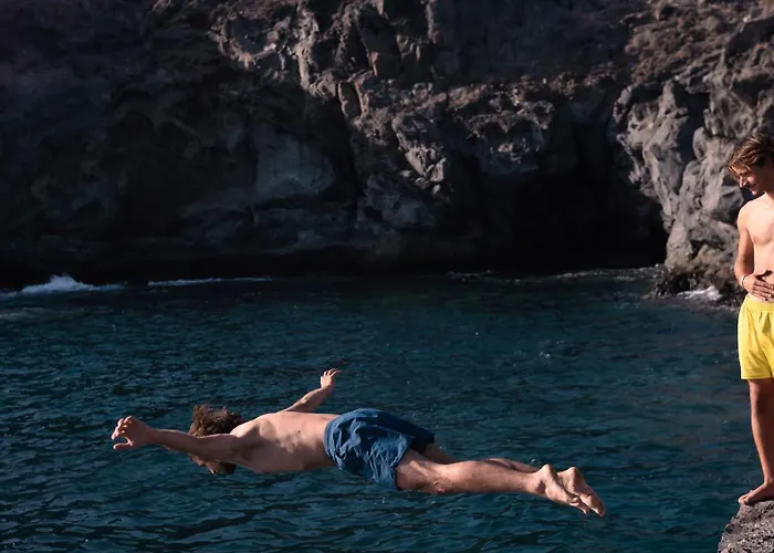 Adeje - Twinfin & Surf Yoga Camp Кальяо-Сальвахе