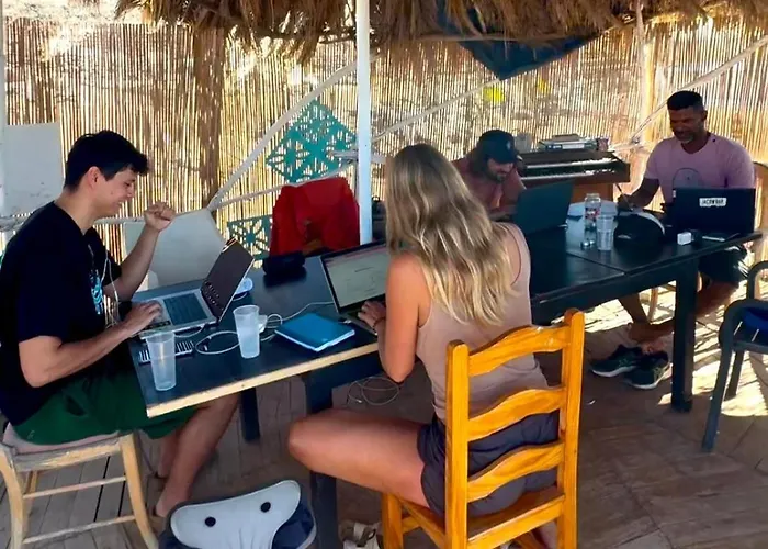 Adeje - Twinfin & Surf Yoga Camp 2*