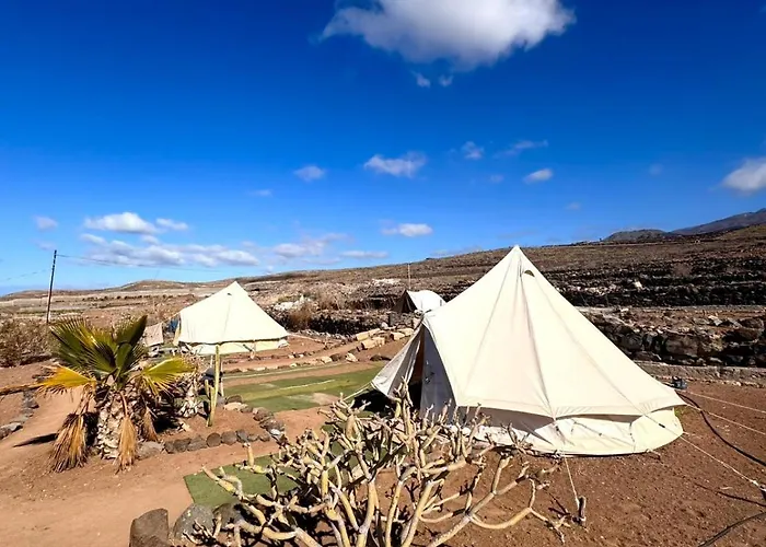 Adeje - Twinfin & Surf Yoga Camp 호텔 2*