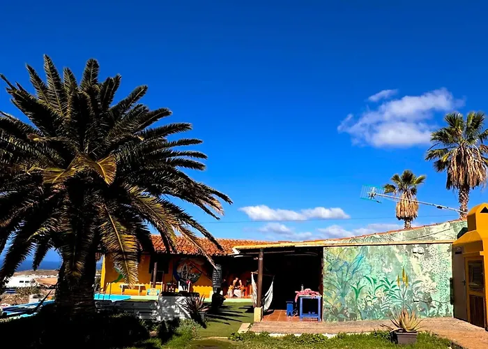 Adeje - Twinfin & Surf Yoga Camp Кальяо-Сальвахе