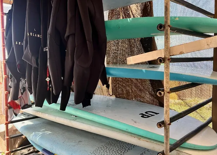 Adeje - Twinfin & Surf Yoga Camp 호텔 2*